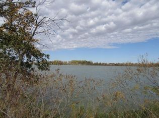 660 Lake St W, Avoca, MN 56114