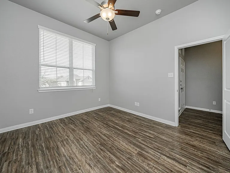 521 Fallbrook Dr — Photo 51