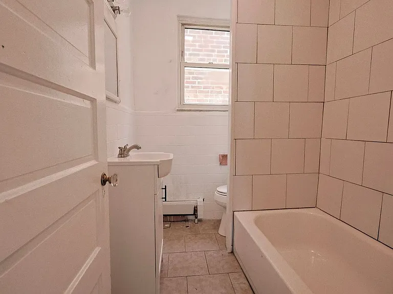 3636 Winchester Ave — Photo 8
