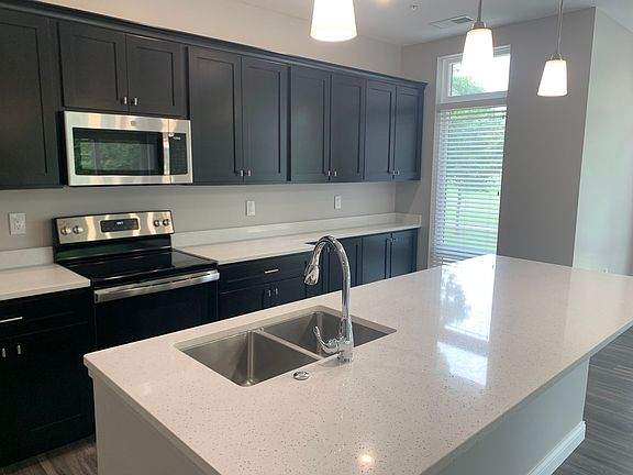 4th image of 403 W University Ave #201