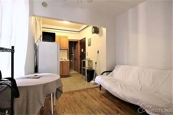 Rented by City Connections Realty | media 20