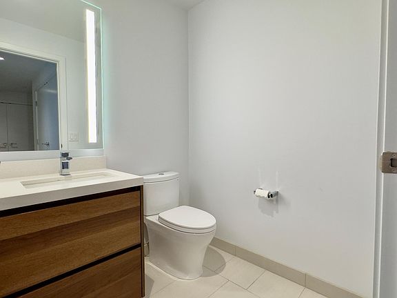 4th image of 188 Bellevue Way NE #704