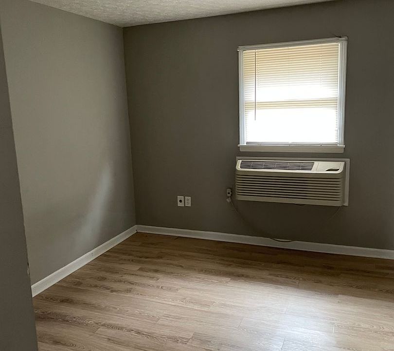 2nd image of 440 Country Lane Dr APT 50