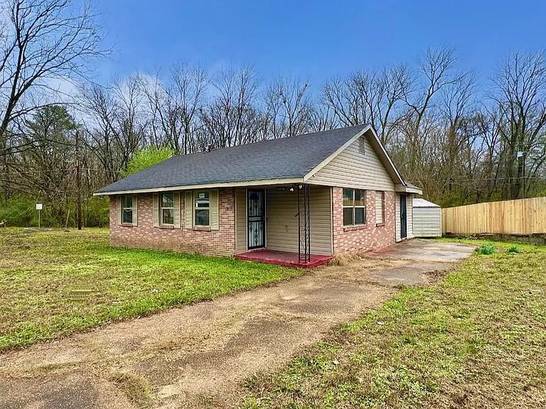 1721 Collier Dr — Photo 1