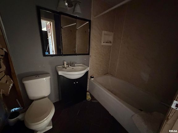 5th image of 510 W 3rd St