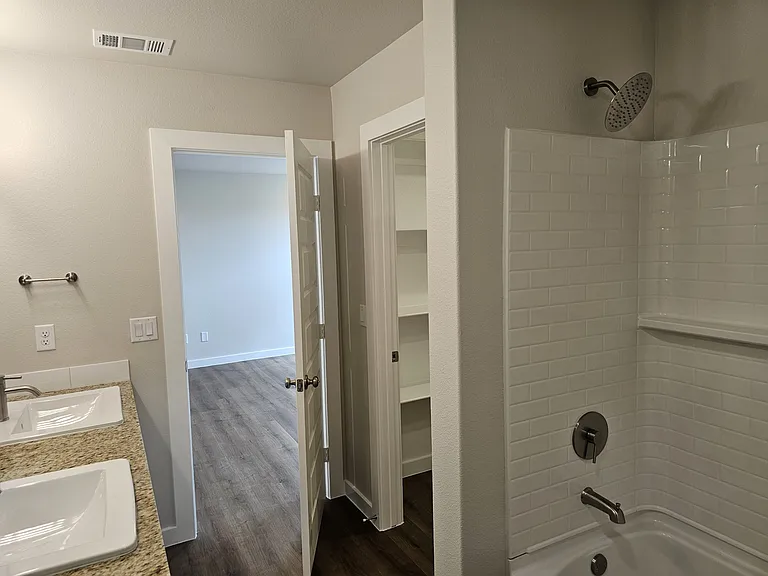 6109 Buckthorn Dr — Photo 4