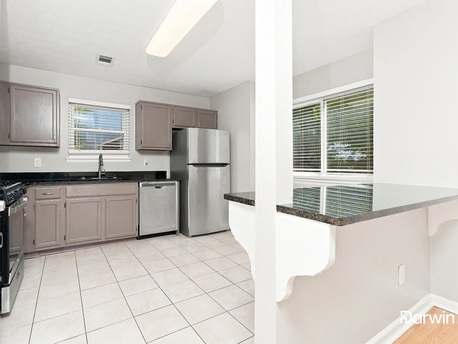 3 bed, 2.0 bath, 1284 sqft, $2,070 — Photo 4