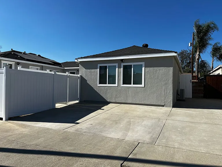 7820 1/2 Farmland Ave — Photo 15