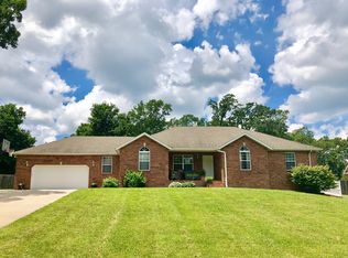 1531 Briarwood Dr, Marshfield, MO 65706
