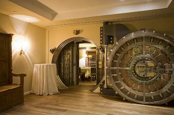 Rented by Corcoran | media 19