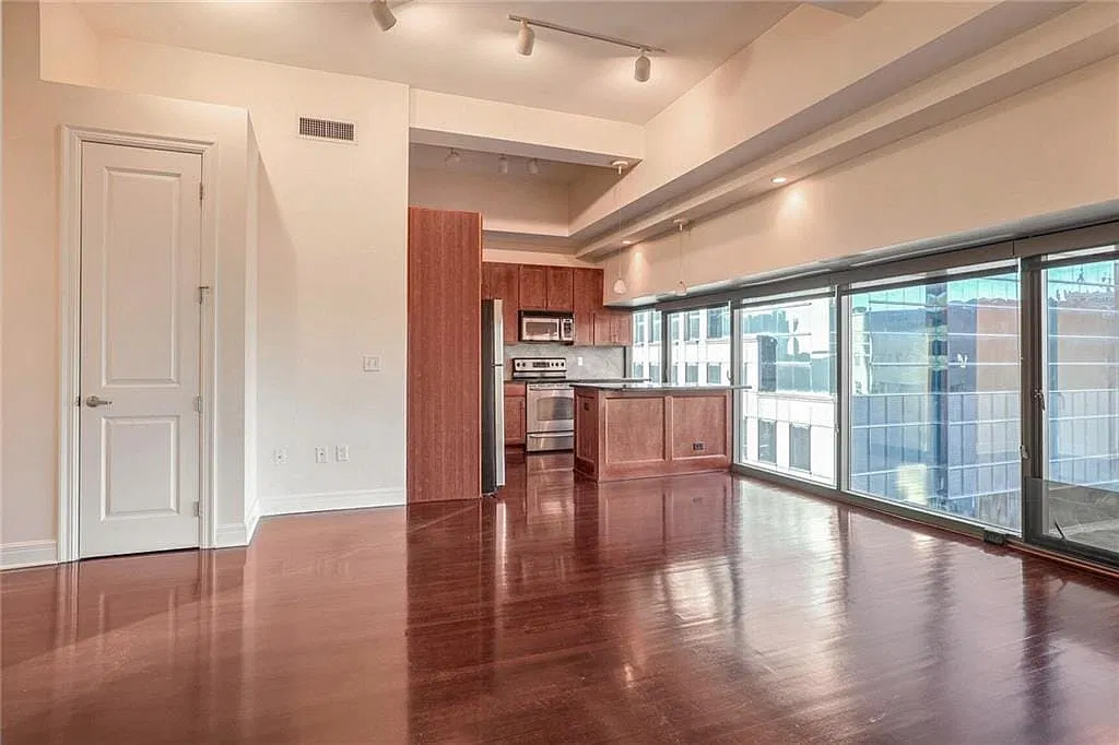 1 bed, 1.0 bath, $1,585 — Photo 3