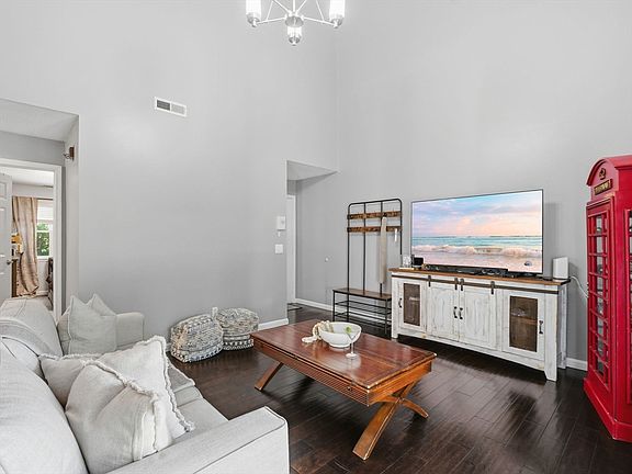5th image of 84 Tennis Plaza Rd Unit 50