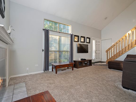 3rd image of 1105 N Knollwood Dr