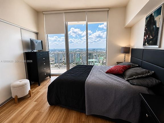 2nd image of 1750 N Bayshore Dr #5614