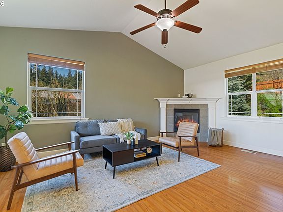 2nd image of 547 SW Rock Creek Dr