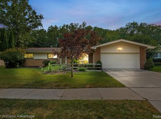 24173 Twin Valley Ct, Farmington, MI