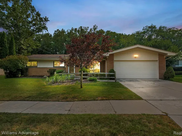 24173 Twin Valley Ct, Farmington, MI 48336