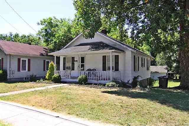 2nd image of 921 Linden St