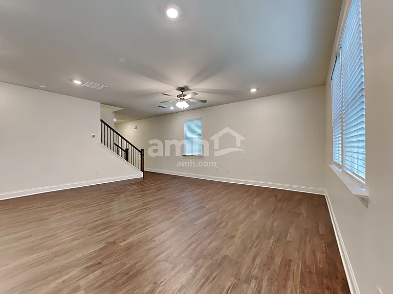 577 Summit View Ln — Photo 7