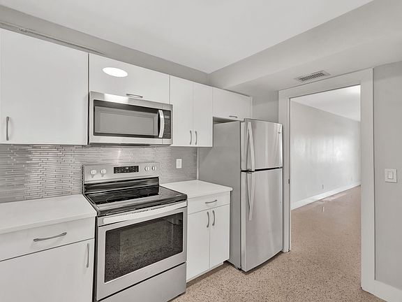 4th image of 2190 NE 51st Ct APT 302