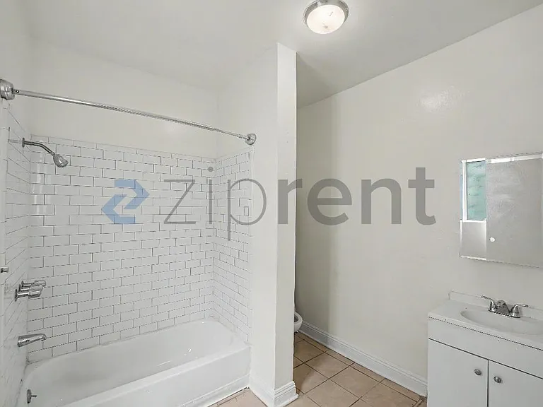 1513 W 12th Pl #12 — Photo 10