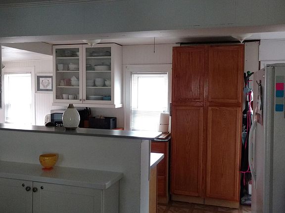 3rd image of 1414 Walnut St NE