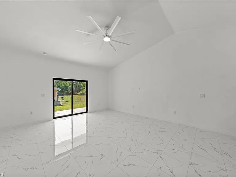 1938 Laverna Ave — Photo 14