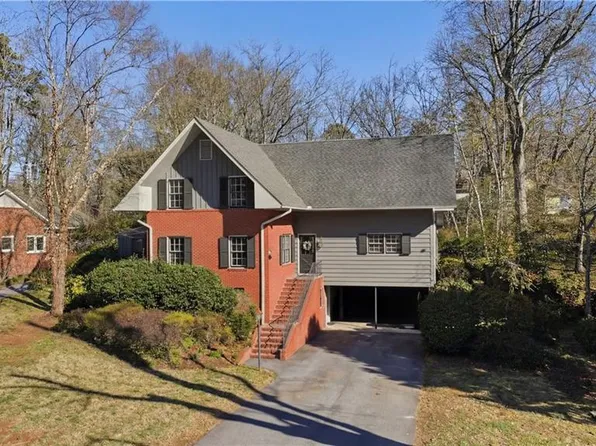 1040 Cantering Rd, High Point, NC 27262