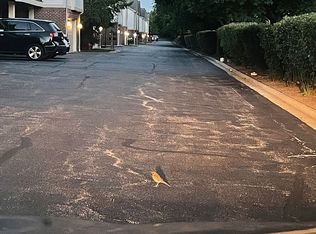 2531 Waterbury Ln, Buffalo Grove, IL 60089