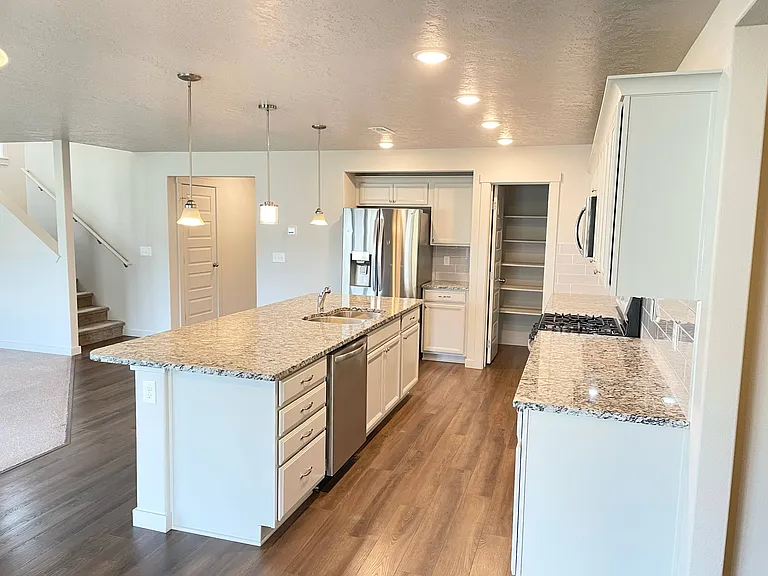 236 W Wausau St — Photo 4