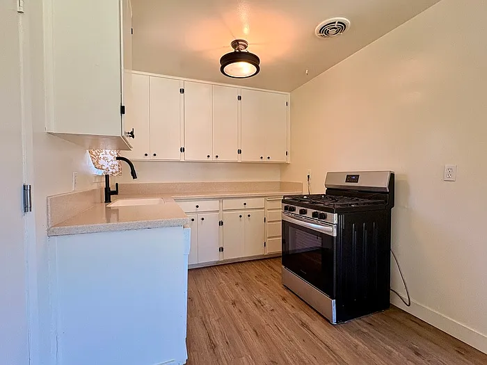 431 N St — Photo 10