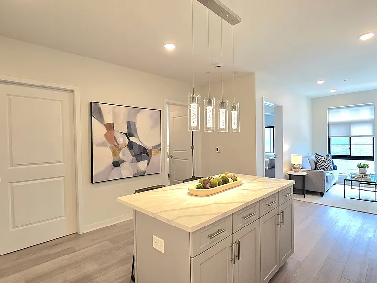 135-137 Fairfield Rd #203 — Photo 2