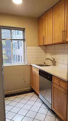 Rented by Bahar Management | media 25