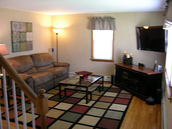 3rd image of 134 Meadow Ave