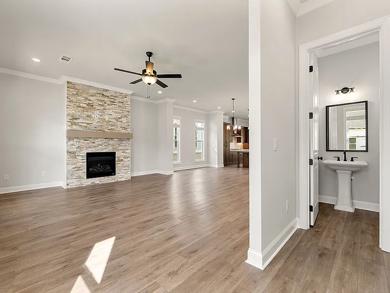 114 Stonehouse Dr — Photo 17