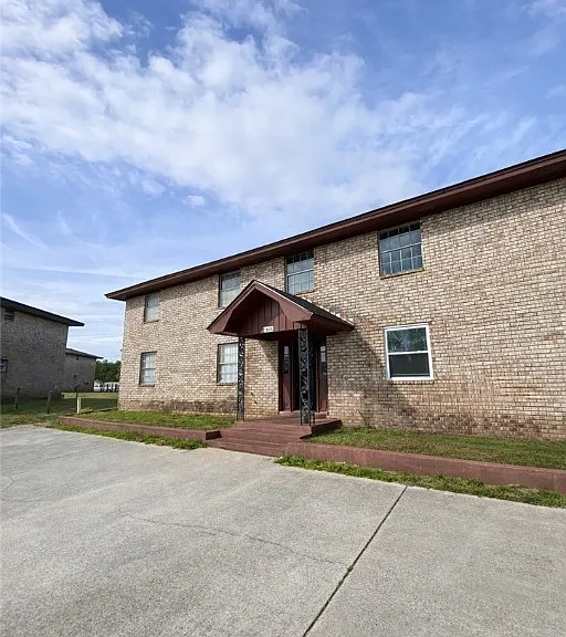 113 Woodhouse Ln #B — Photo 1