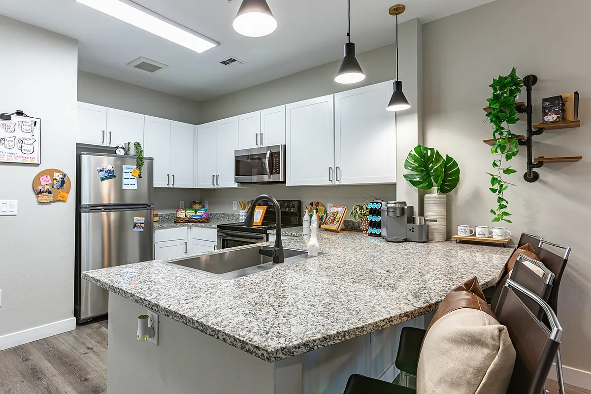 The District on 5th — Photo 2