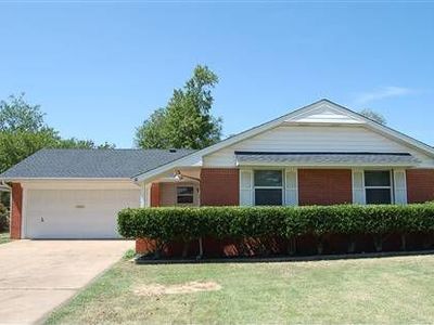 109 Eberle Dr, Moore, OK, 73160