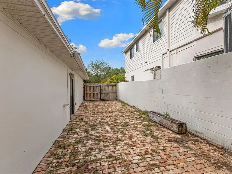 4009 W San Rafael St — Photo 29