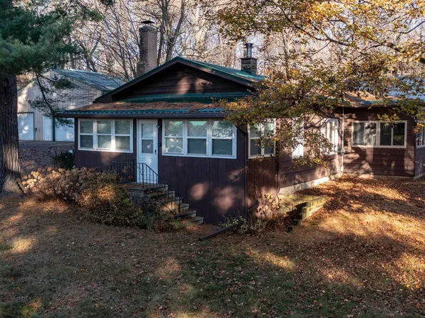 N9052 Moen Rd, Iola, WI 54945