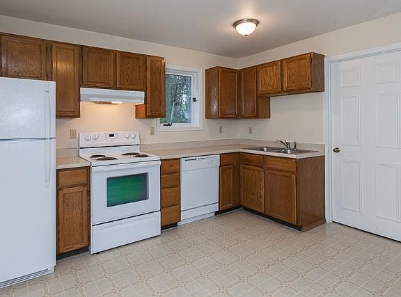 2nd image of 3560 Silverleaf Ave