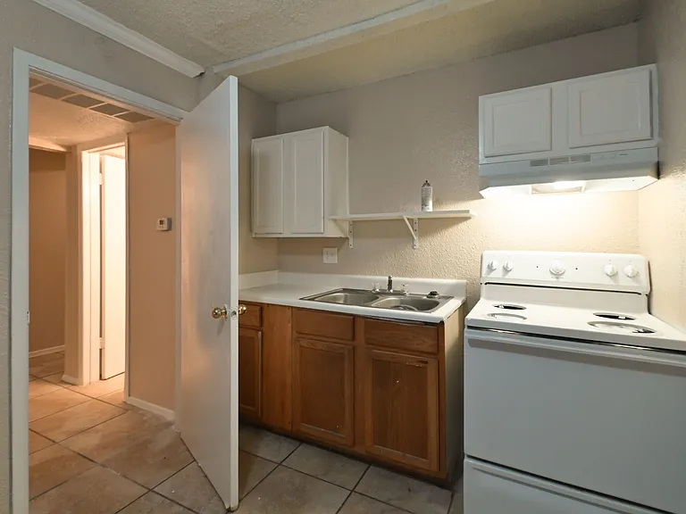 Lila Apartments — Photo 5