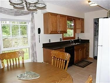 2nd image of 4902 Lakeview Dr