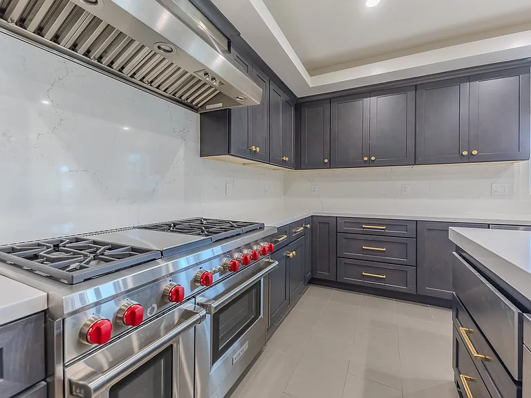 2150 S El Molino Ave — Photo 22