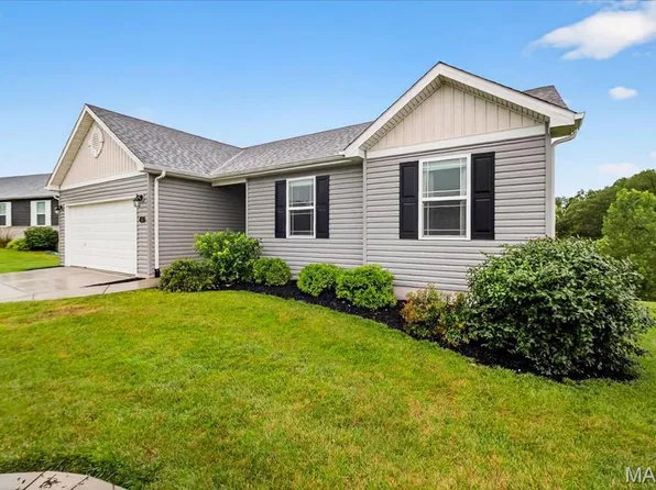10 Majestic Lakes Ct, Moscow Mills, MO 63362