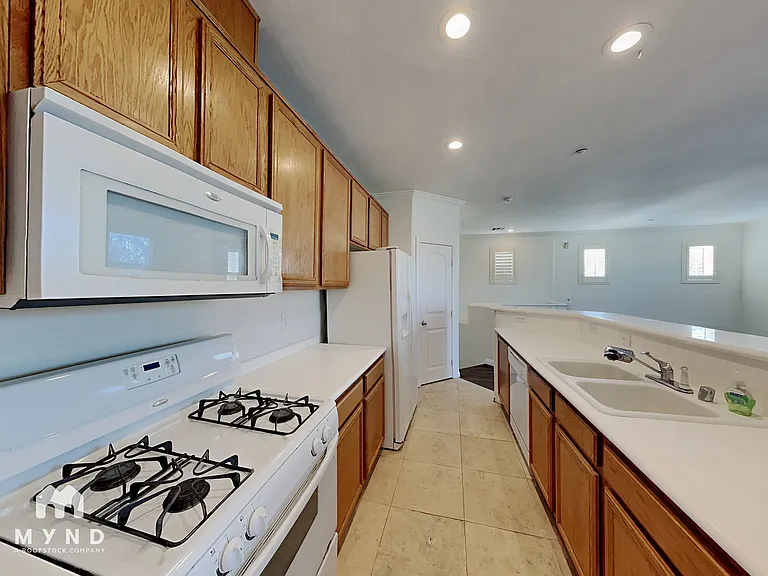 495 Westminster Hall Ave #103 — Photo 10
