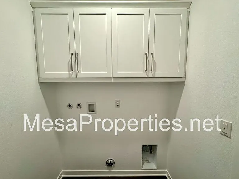 5229 Jarvis Ln — Photo 22