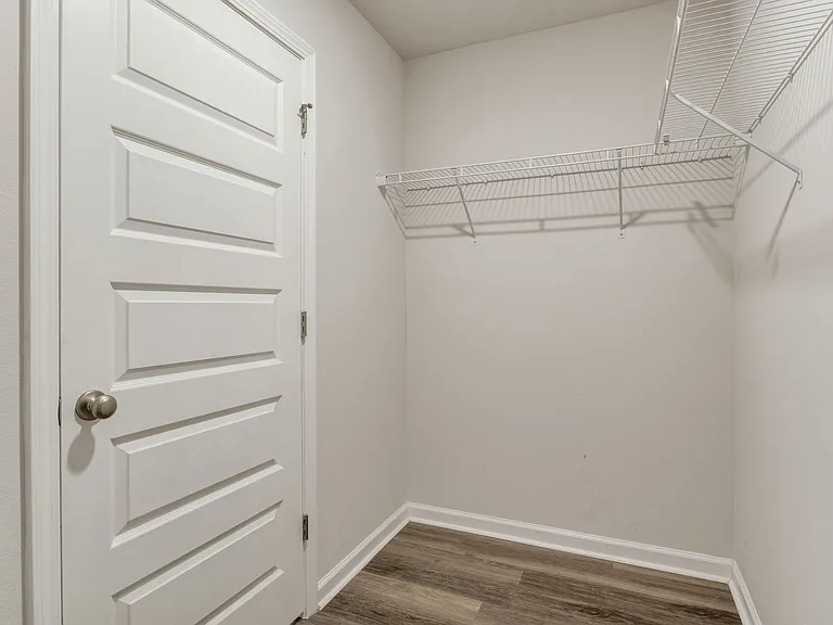 2528 Sutton Place Dr — Photo 17