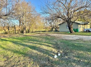1812 Rice Ave, Gainesville, TX 76240