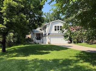 16610 Cottage Grove Ave, Wayzata, MN 55391